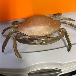Decorative brass crab sculpture with ashtray. Vintage collectible.